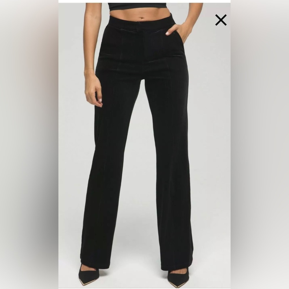 Good American Black Velvet Velour Black Flare Leg Trouser Pants Size 1/S NWT